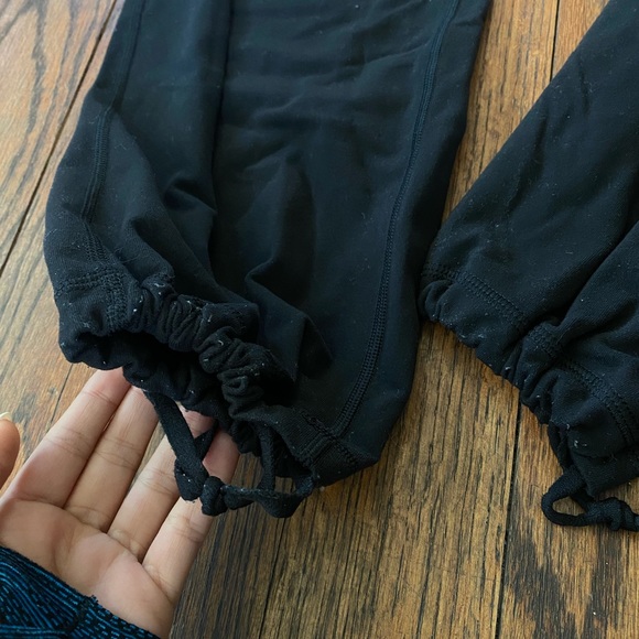Lulu lemon black joggers size 4 - Picture 6 of 12
